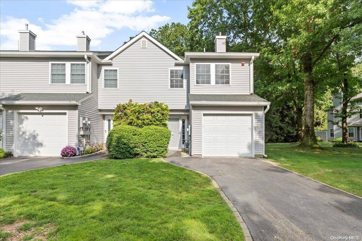 Port Jefferson Station, NY 11776,409 Sara CIR #409