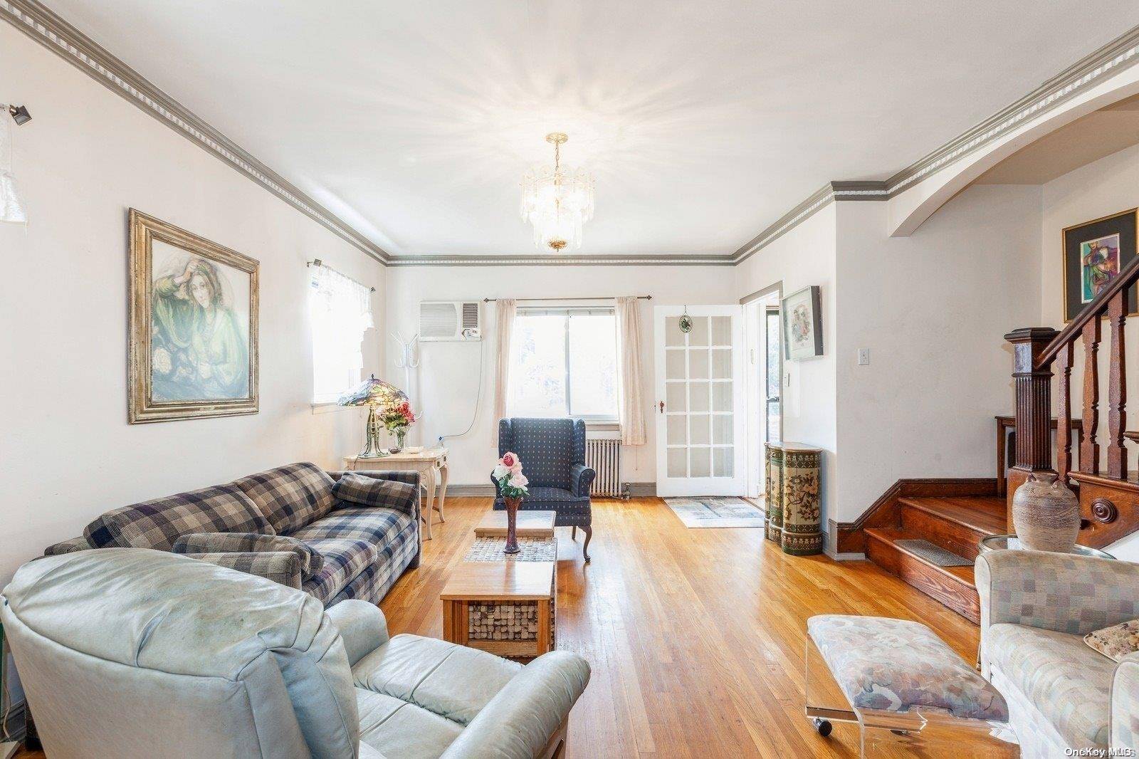 Kew Garden Hills, NY 11367,141-09 72nd AVE