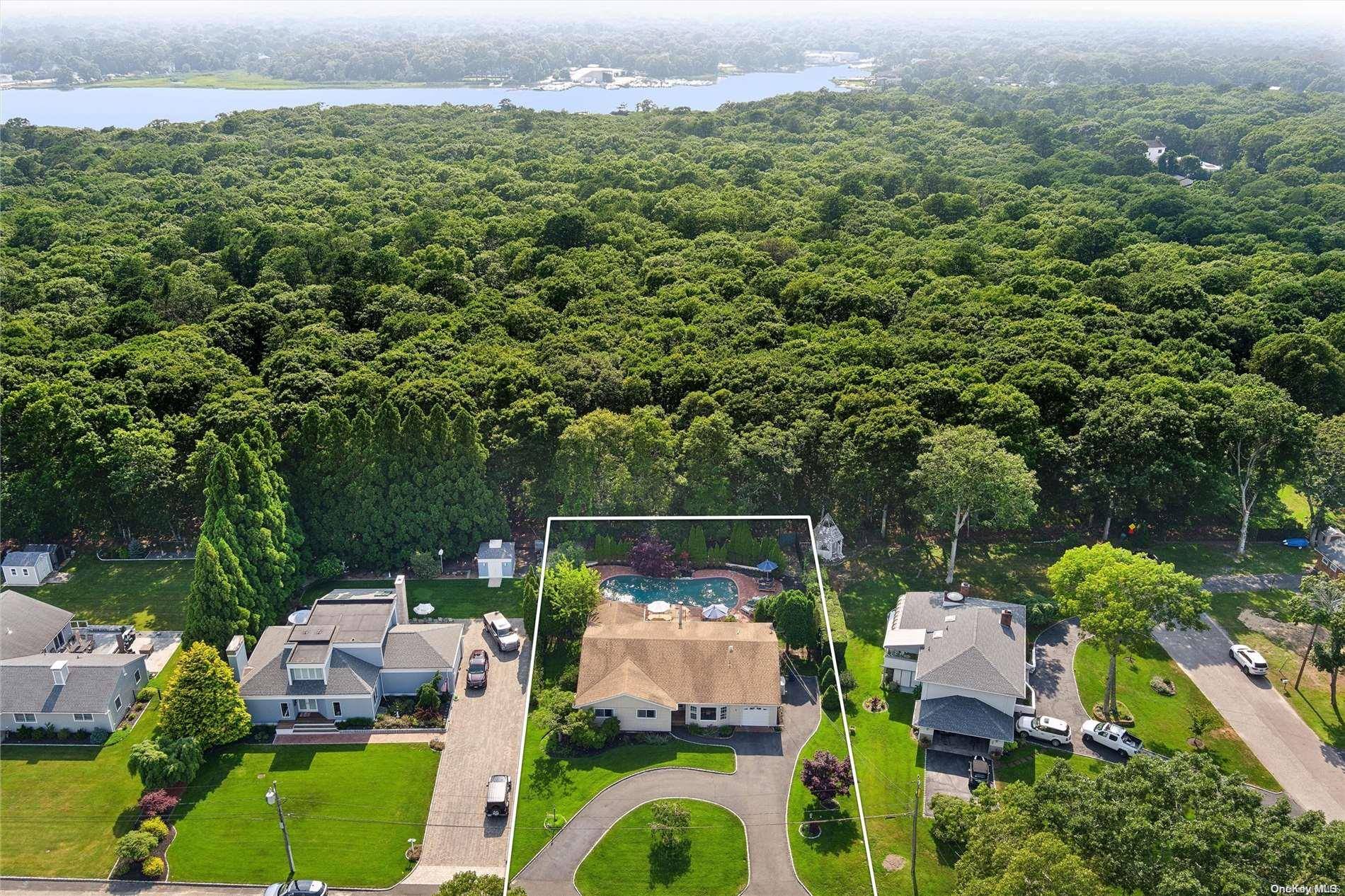 East Quogue, NY 11942,2 Canvasback LN