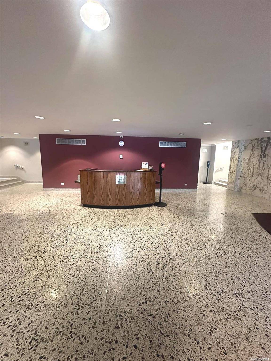 Flushing, NY 11354,142-05 Roosevelt Ave #425