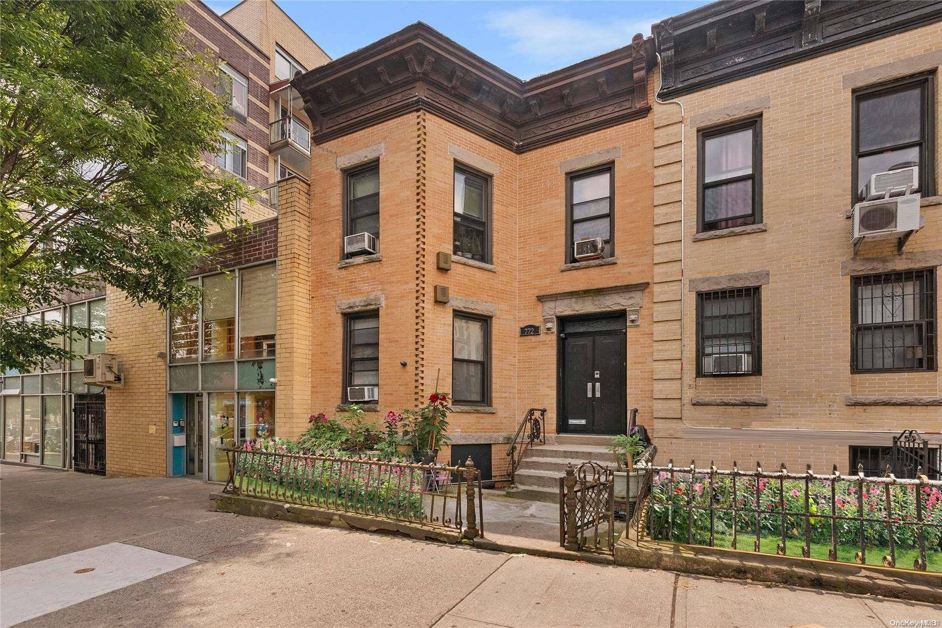 Sunset Park, NY 11232,772 42nd ST