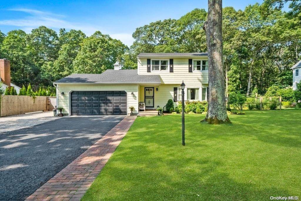 Bellport Village, NY 11713,24 Maplewood DR