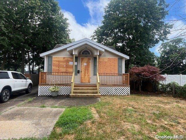 Islip Terrace, NY 11752,270 Islip BLVD