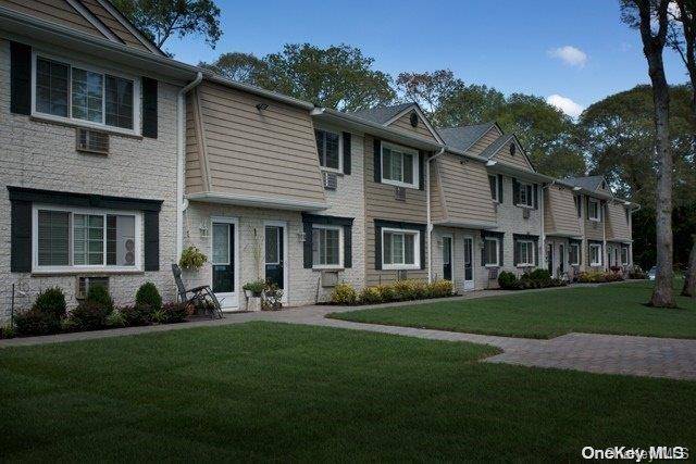 Coram, NY 11727,1 Brookwood DR #907B