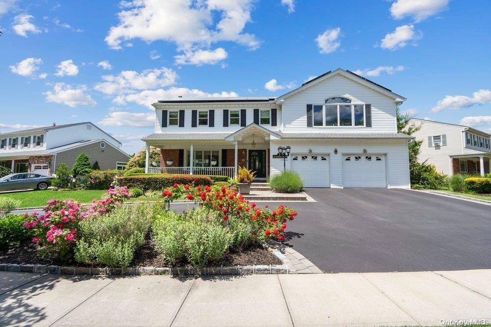 Syosset, NY 11791,95 Ashford DR