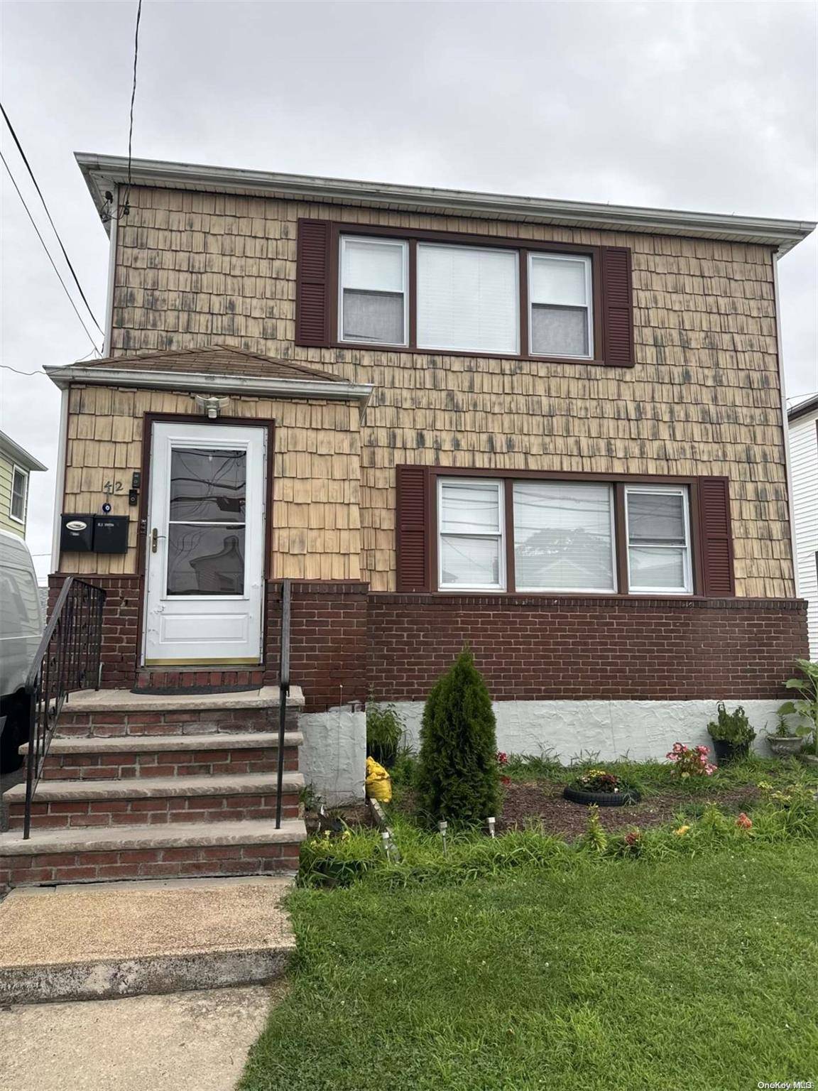 East Rockaway, NY 11518,42 Lawson AVE #2nd fl