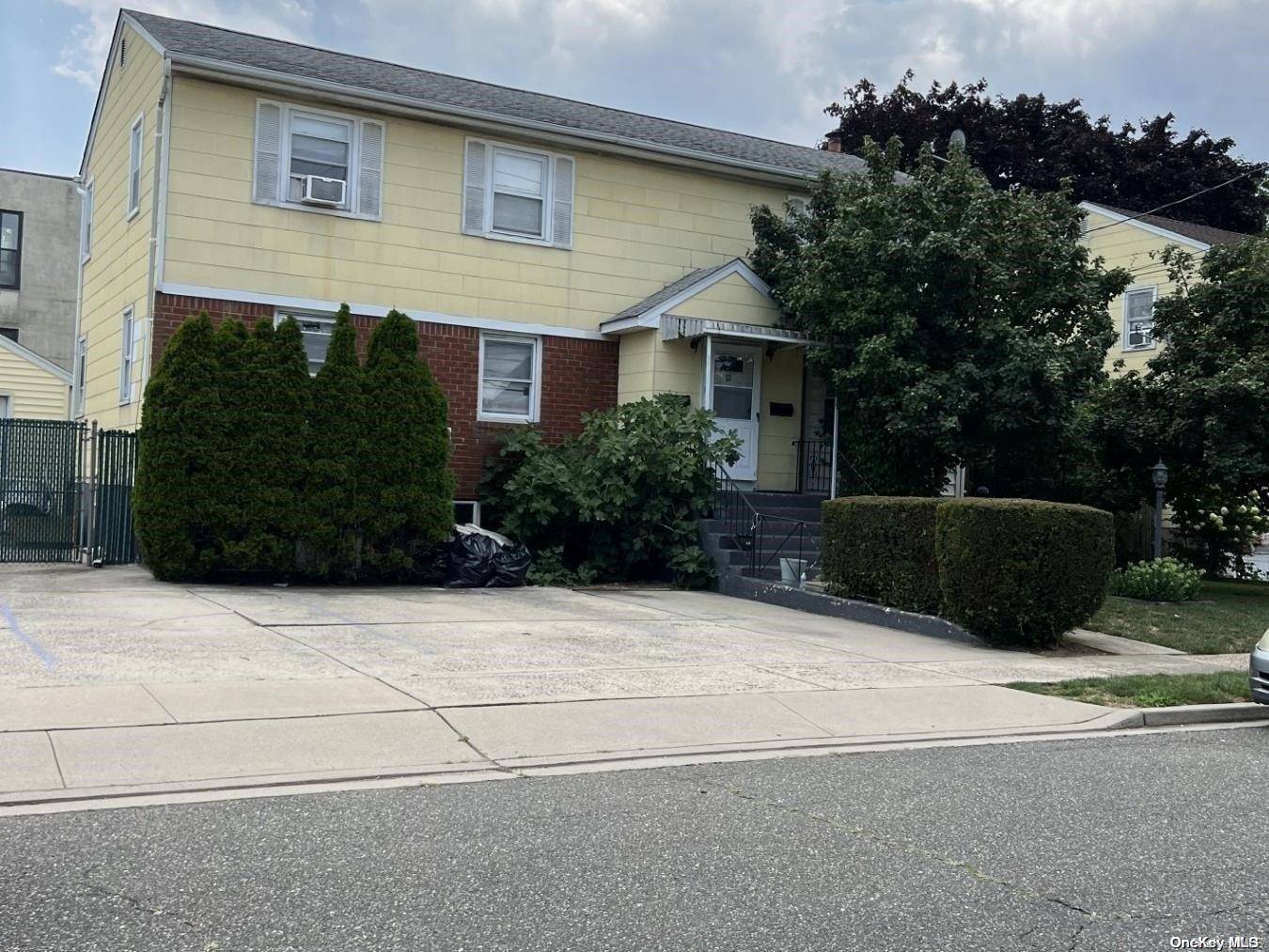 Lynbrook, NY 11563,12 Union PL