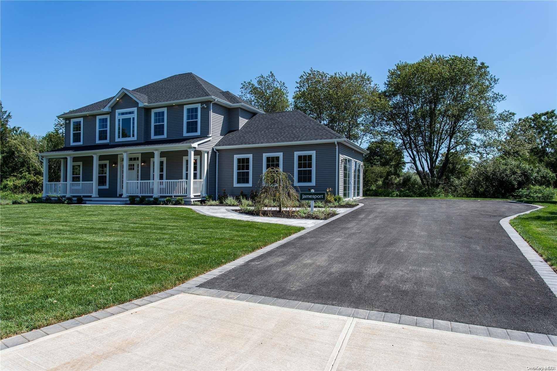 Hampton Bays, NY 11946,12 Wakefield RD