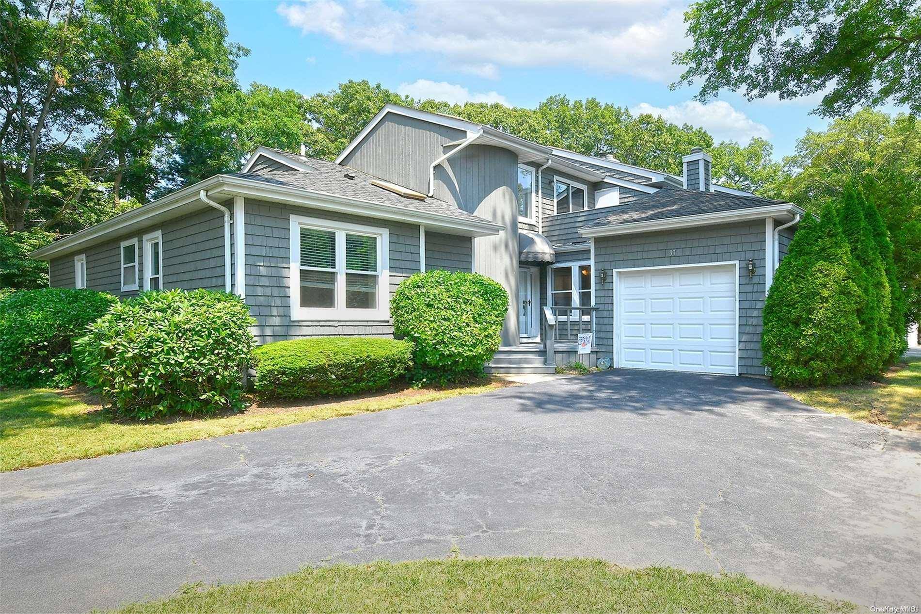 Commack, NY 11725,37 Madder Lake CIR #37