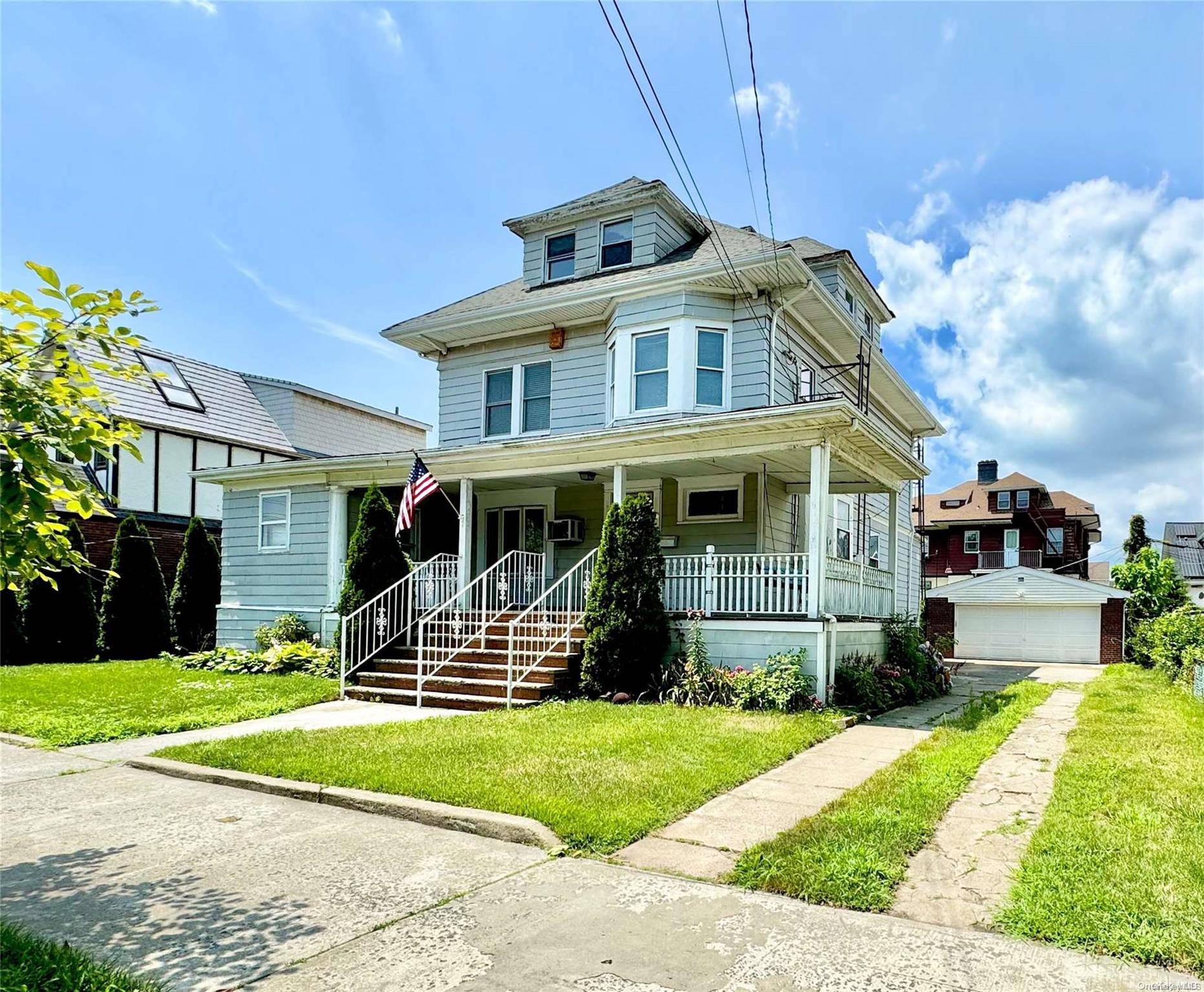 Rockaway Park, NY 11694,215 Beach 126th ST