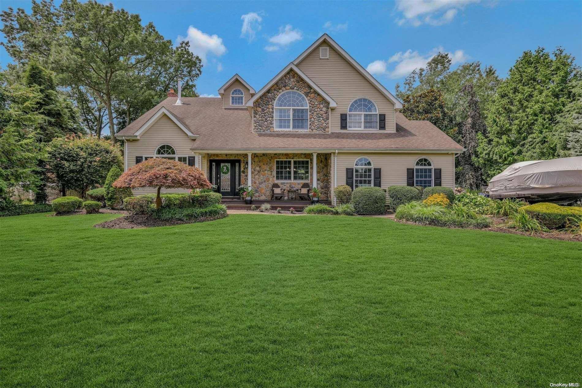 Nesconset, NY 11767,37 Locust DR