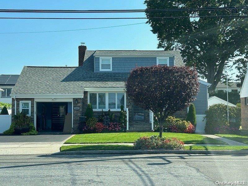 Mineola, NY 11501,240 Wardwell RD