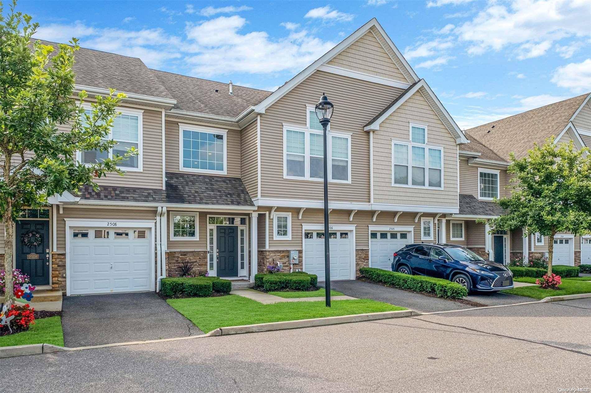 Huntington Station, NY 11746,2506 Townhome WAY #2506