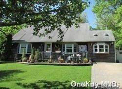 Ridge, NY 11961,49 Highview LN