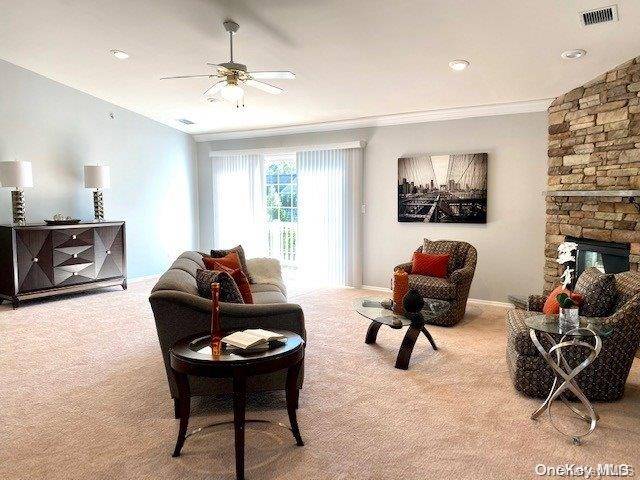 Coram, NY 11727,37 Pineview LN #37