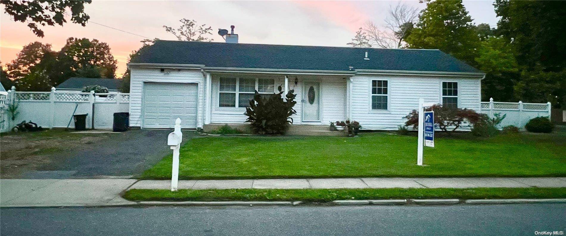 Central Islip, NY 11722,95 Smith ST