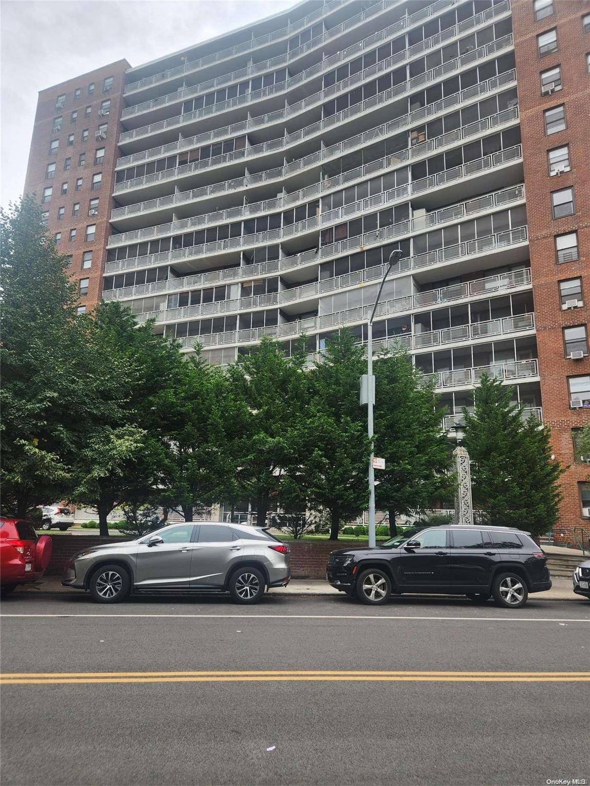 Rego Park, NY 11374,61-55 98th ST #2B