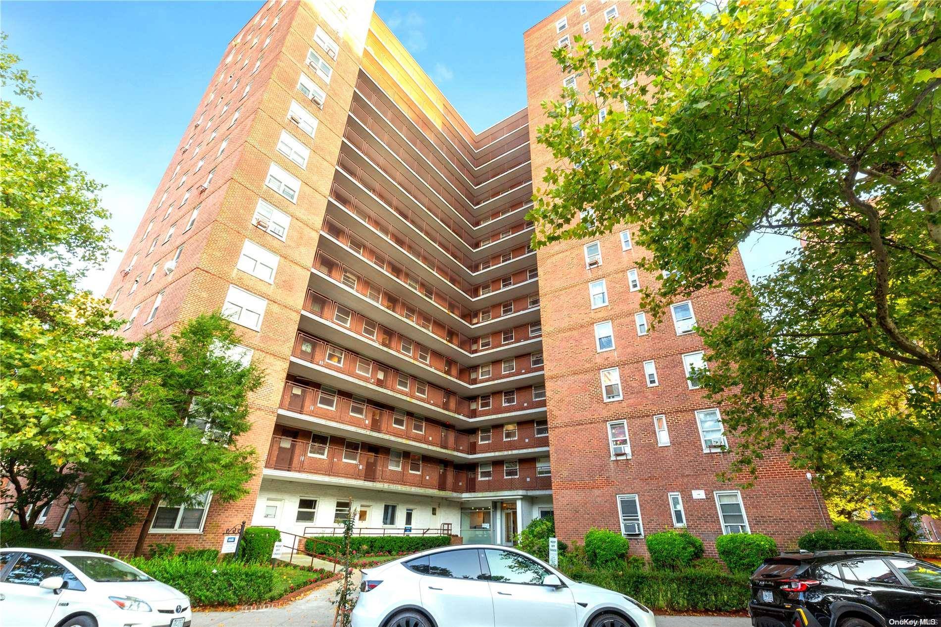 Rego Park, NY 11374,97-40 62 DR #10J