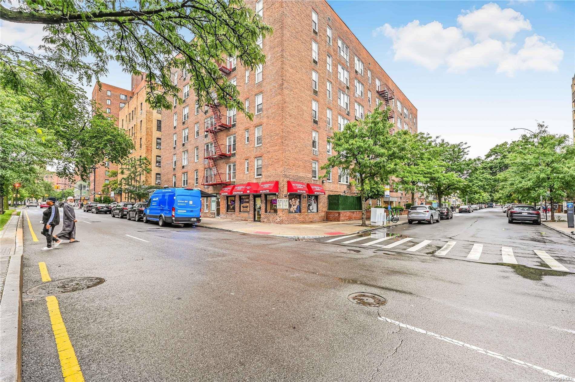 Bronx, NY 10462,1332 Metropolitan AVE #6E