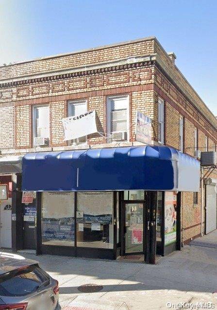 Woodhaven, NY 11421,95-31 Jamaica AVE