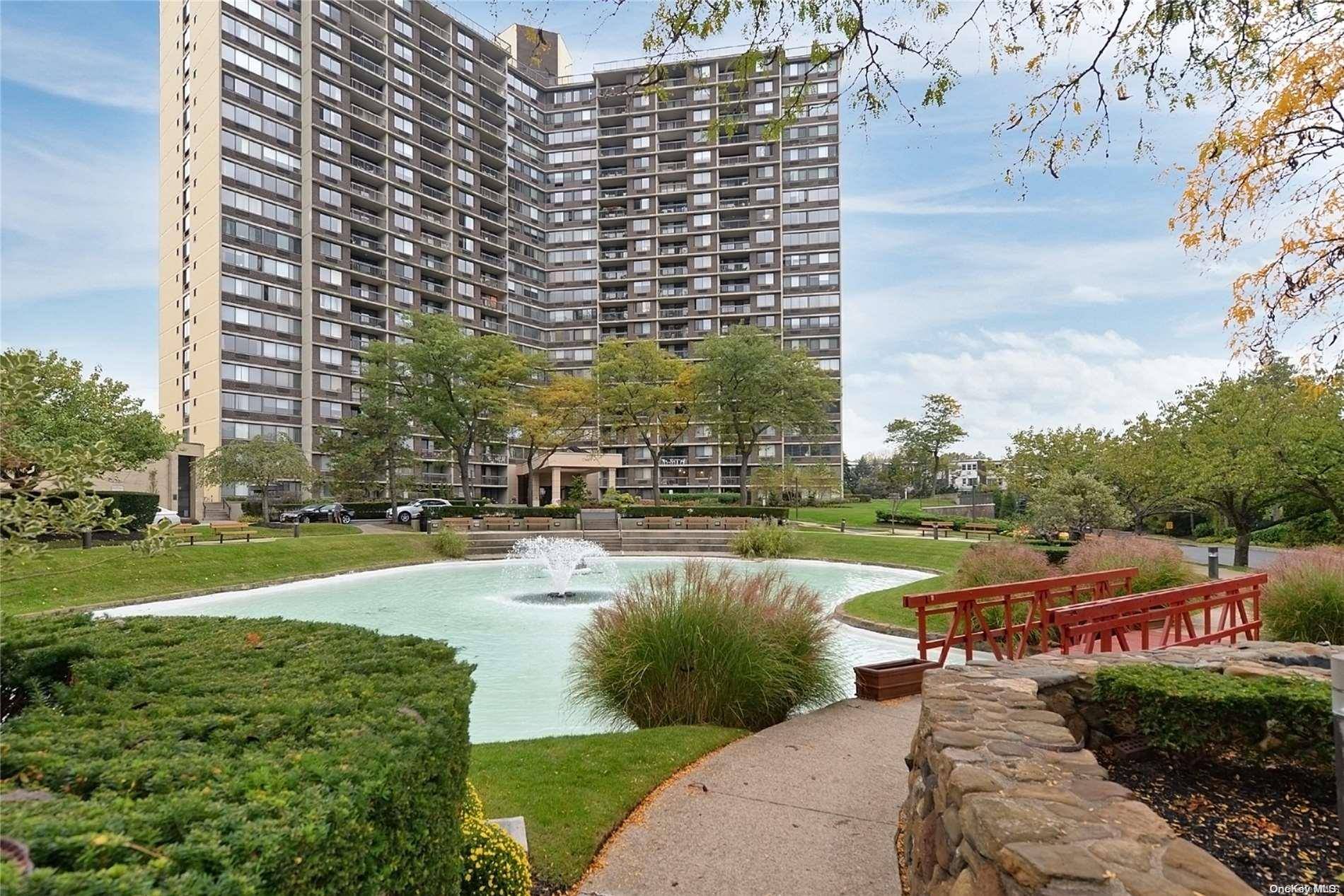 Bayside, NY 11360,2 Bay Club DR #12N