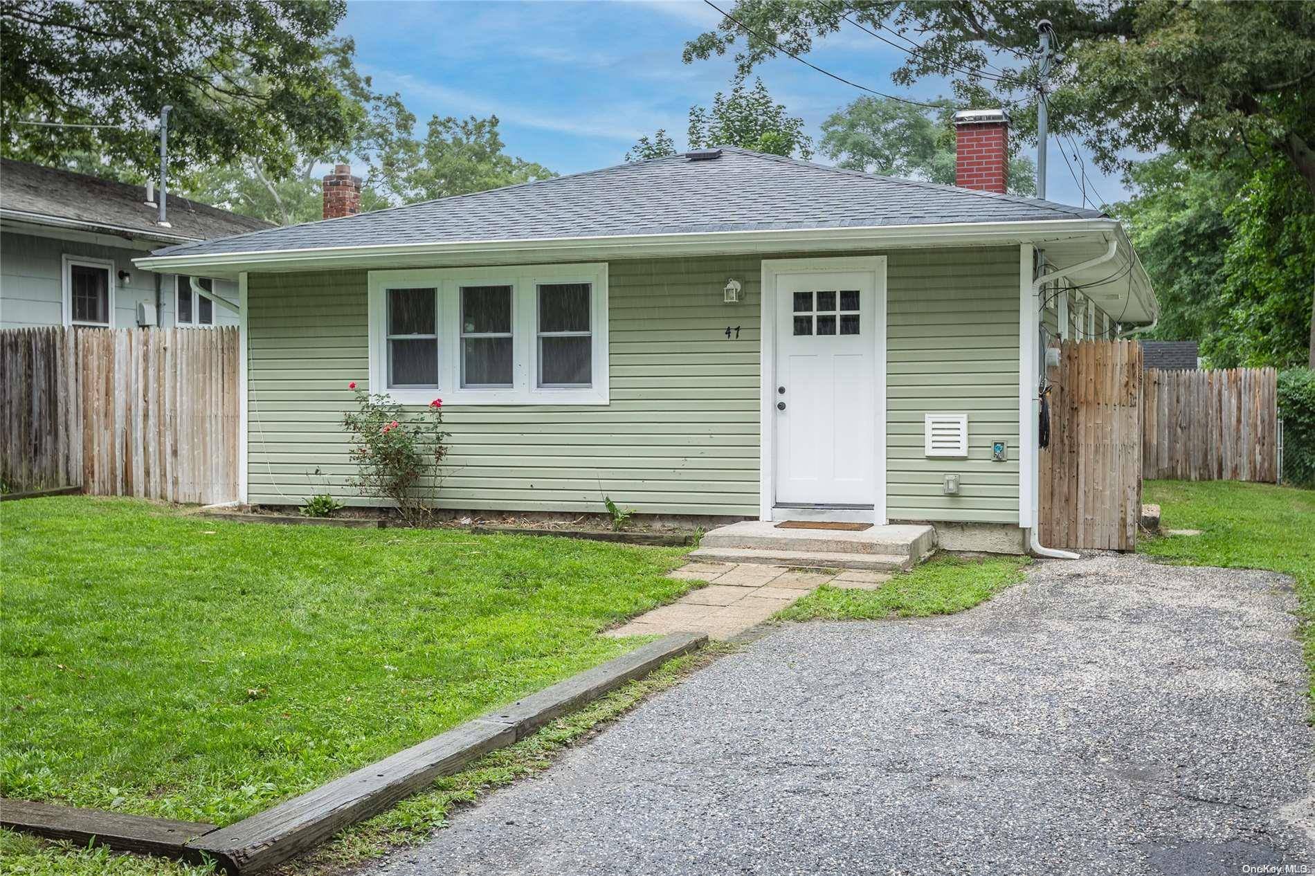Mastic, NY 11950,47 Stuyvesant AVE