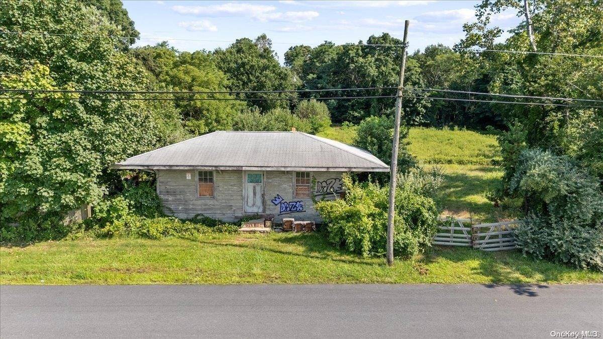 Calverton, NY 11933,79 Railroad AVE