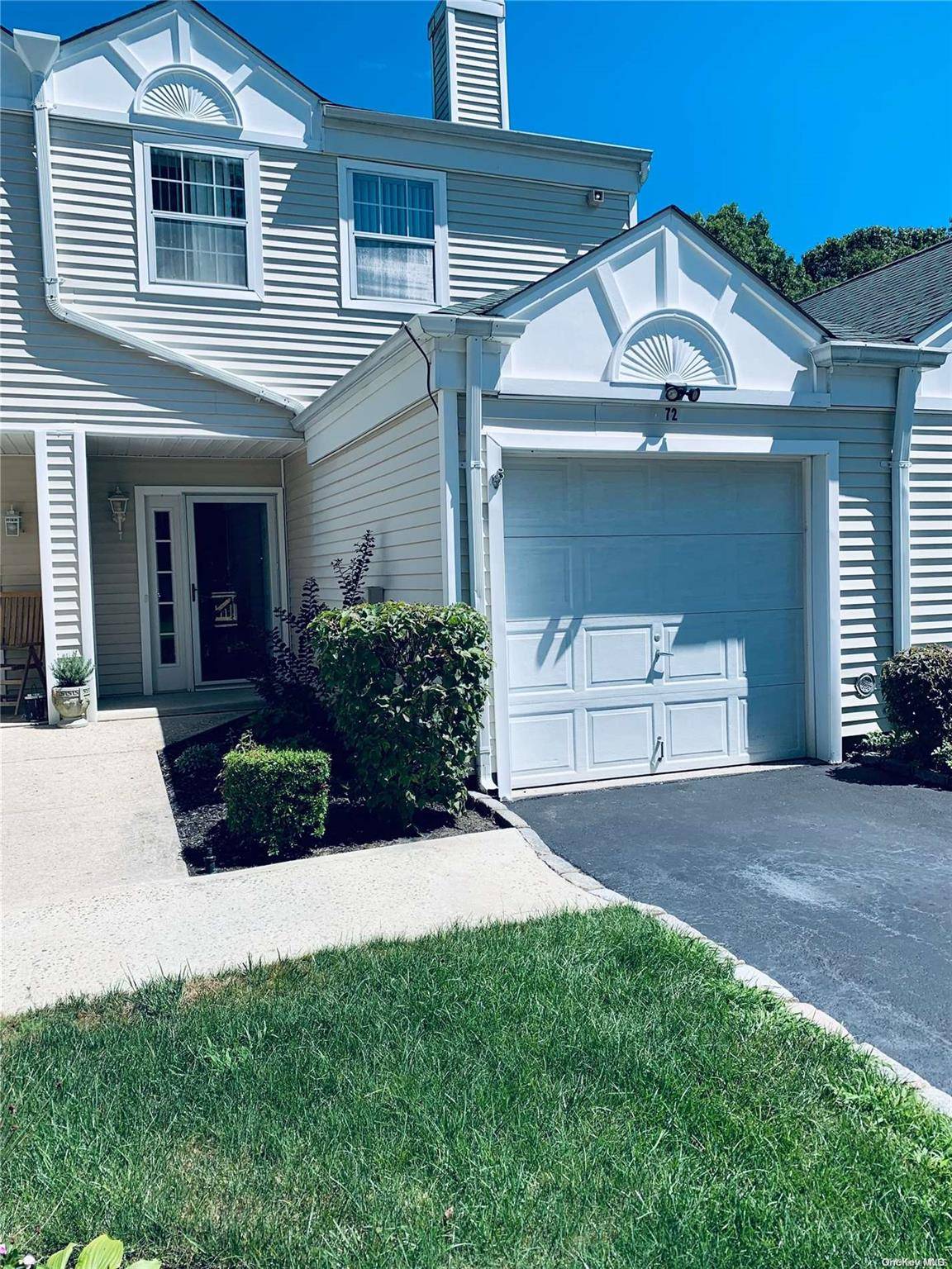 Manorville, NY 11949,72 Fox CT #72