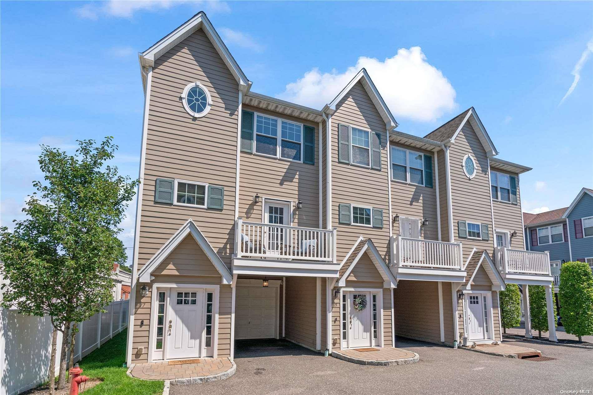 Farmingdale, NY 11735,17 Hearthstone CT #17