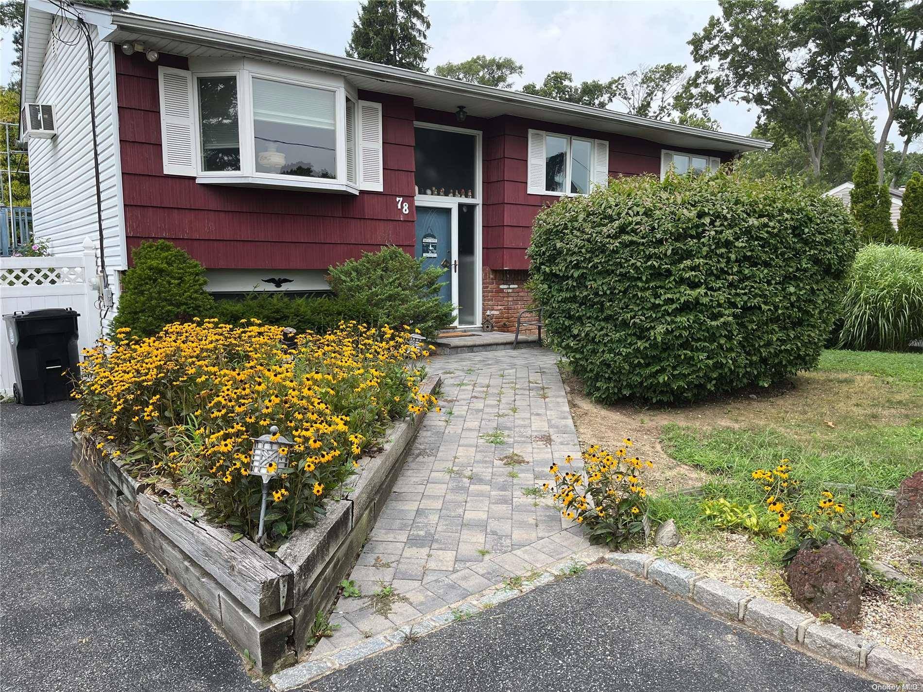 West Islip, NY 11795,78 Leopold AVE