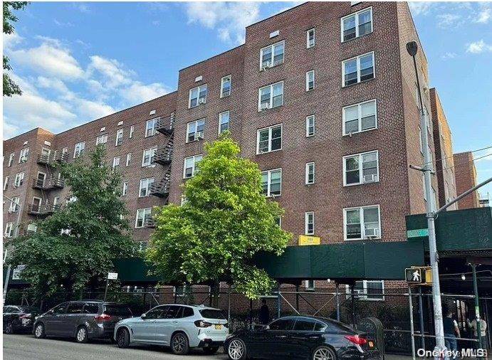 Flushing, NY 11355,4240 Bowne St #6M