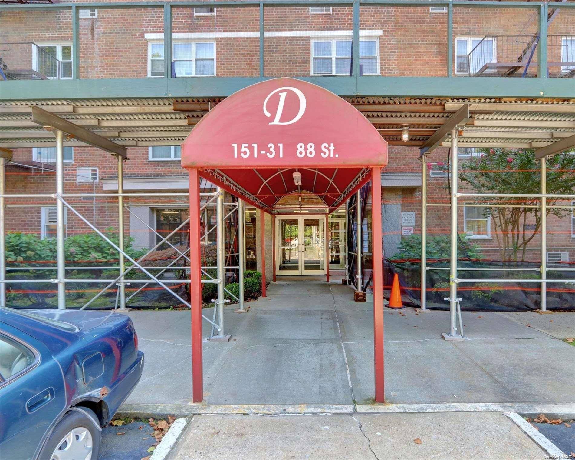 Howard Beach, NY 11414,151-31 88th ST #6H