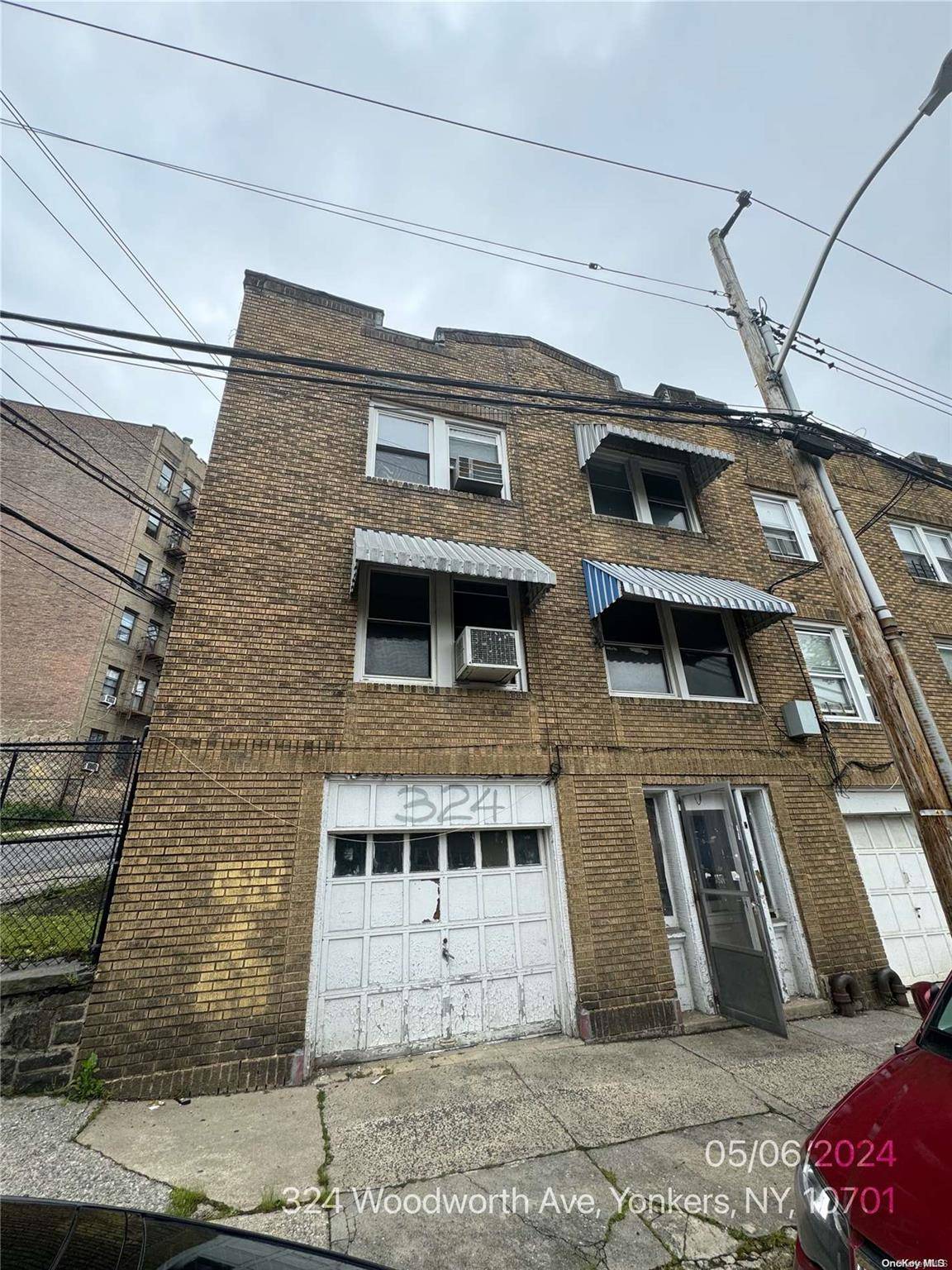 Yonkers, NY 10701,324 Woodworth AVE