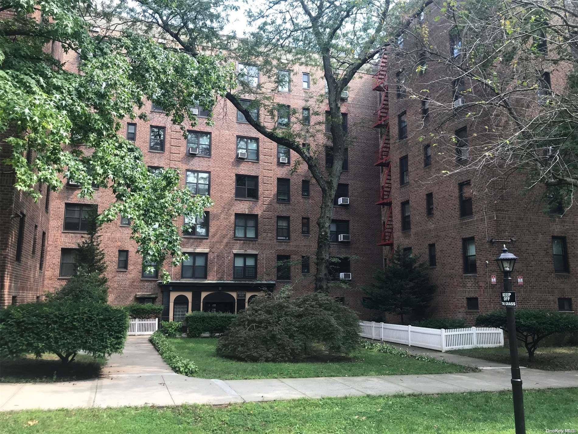 Woodhaven, NY 11421,83-20 98 ST #1U
