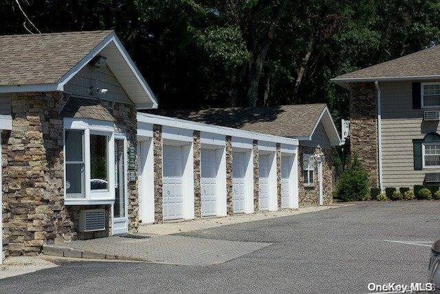 Riverhead, NY 11901,1750 W Main ST #C08