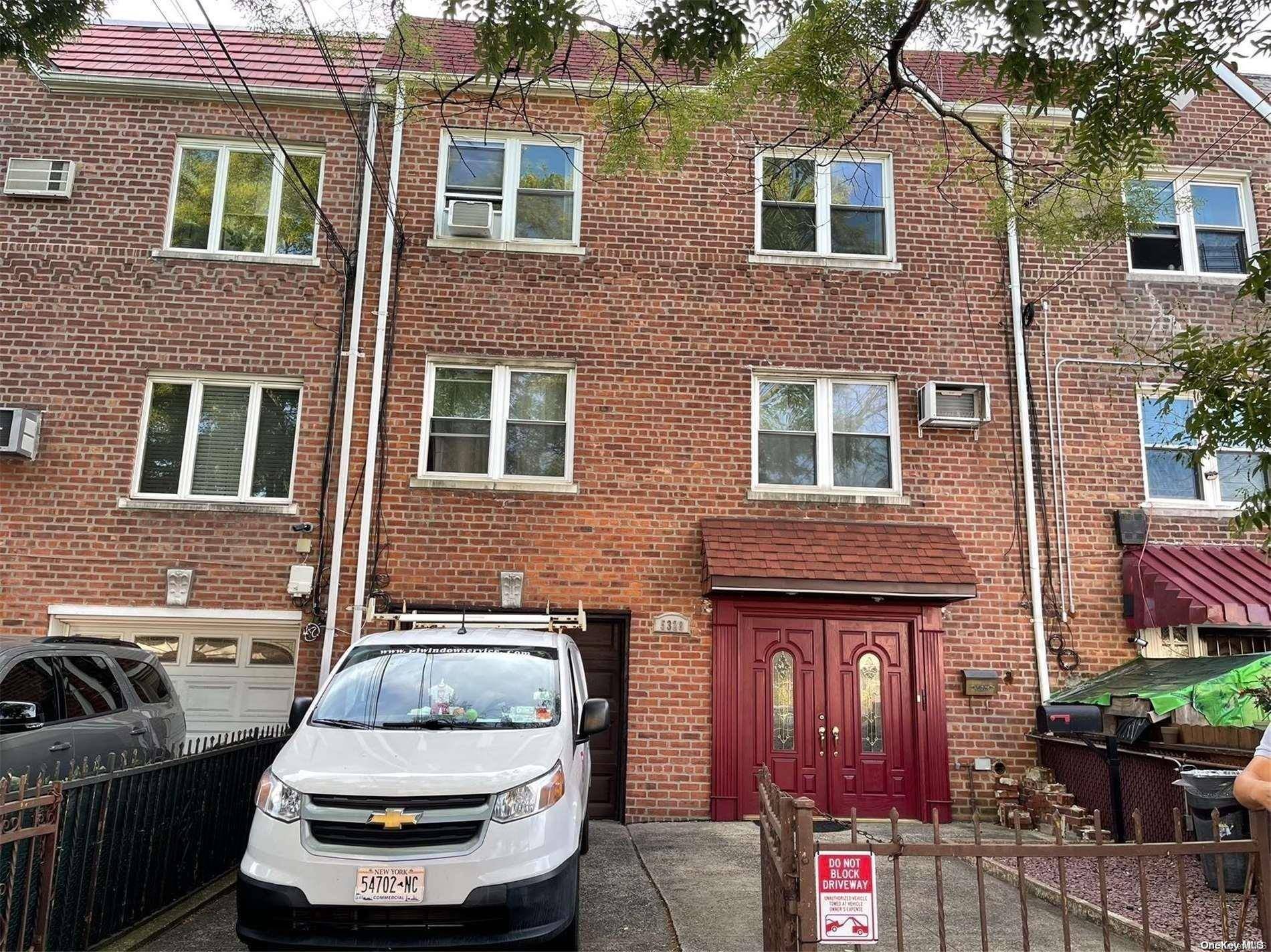 Maspeth, NY 11378,53-28 69th ST