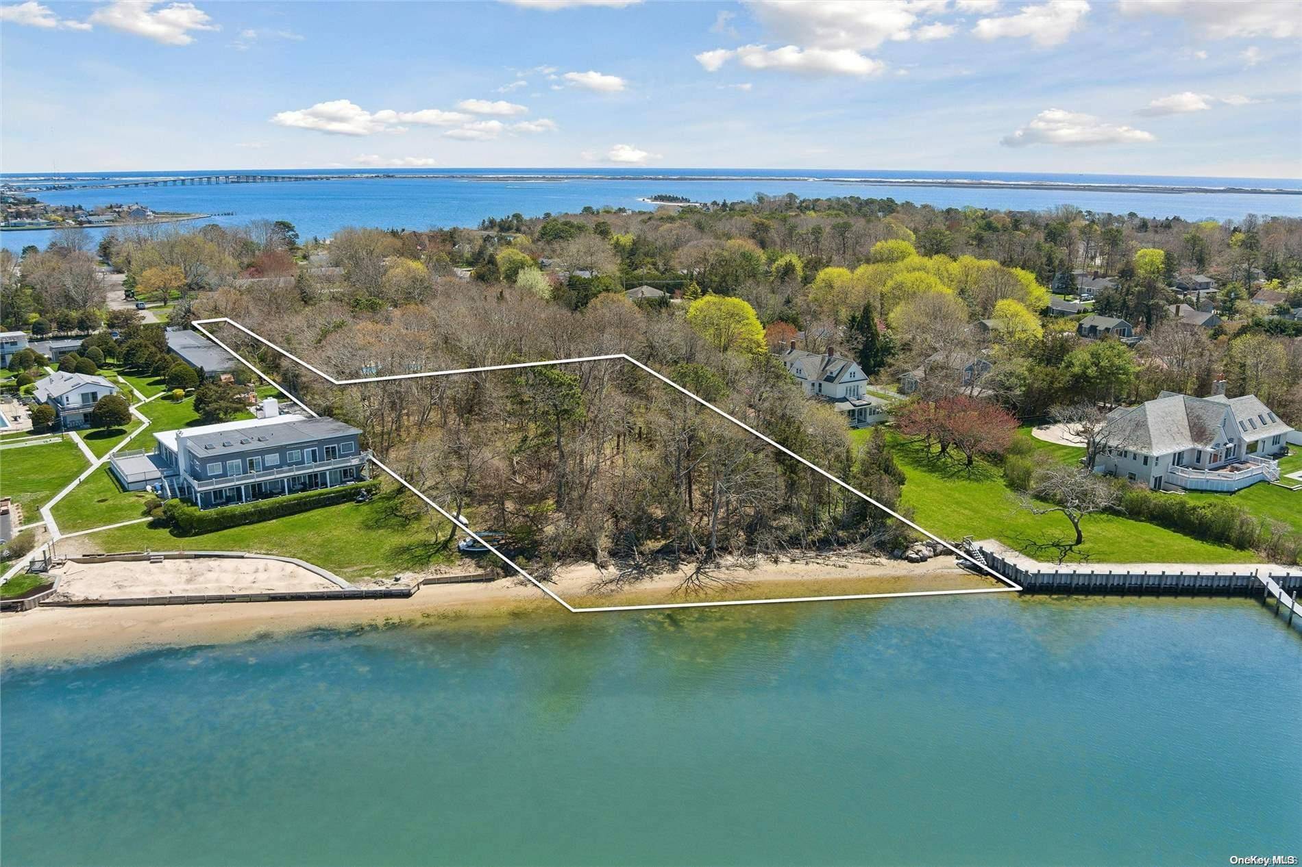 Hampton Bays, NY 11946,54 Rampasture RD