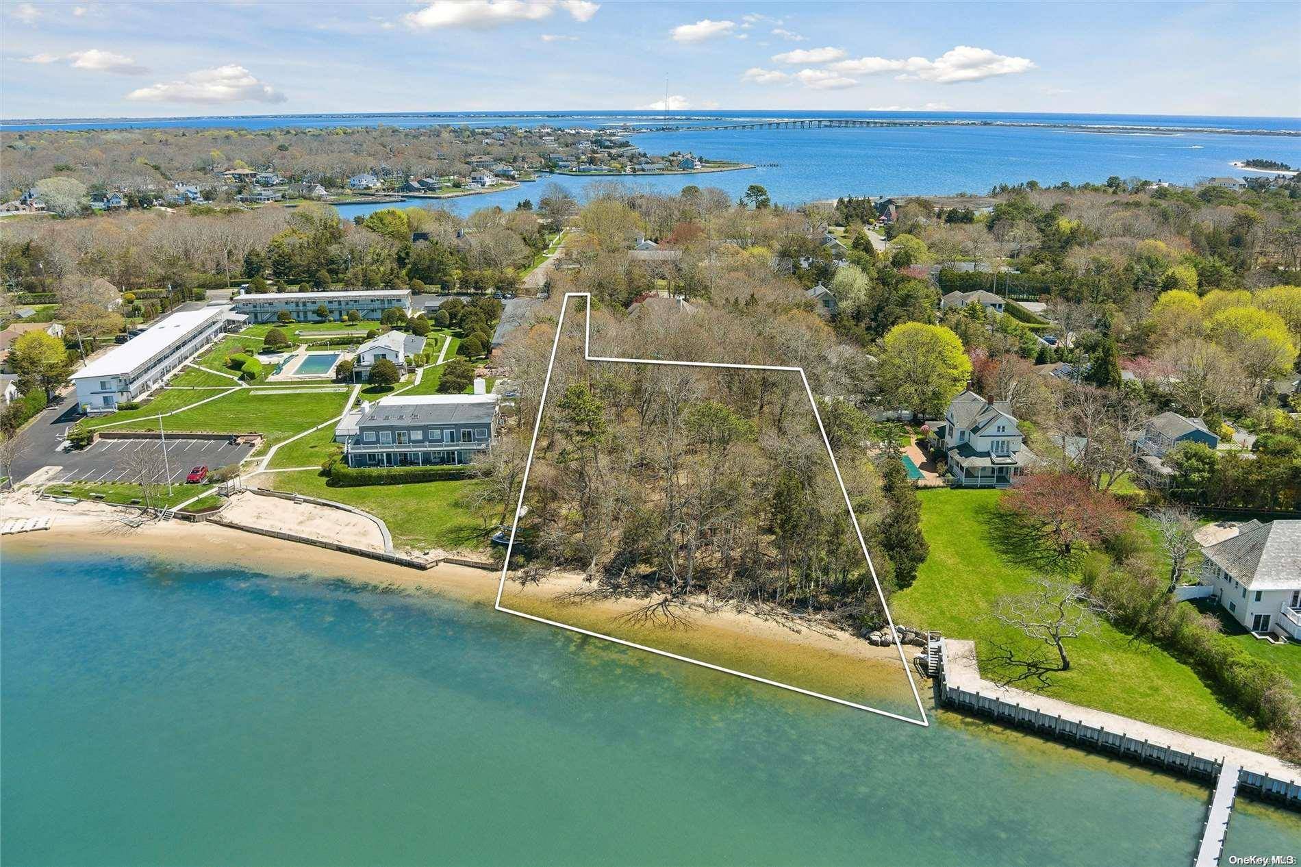 Hampton Bays, NY 11946,54 Rampasture RD