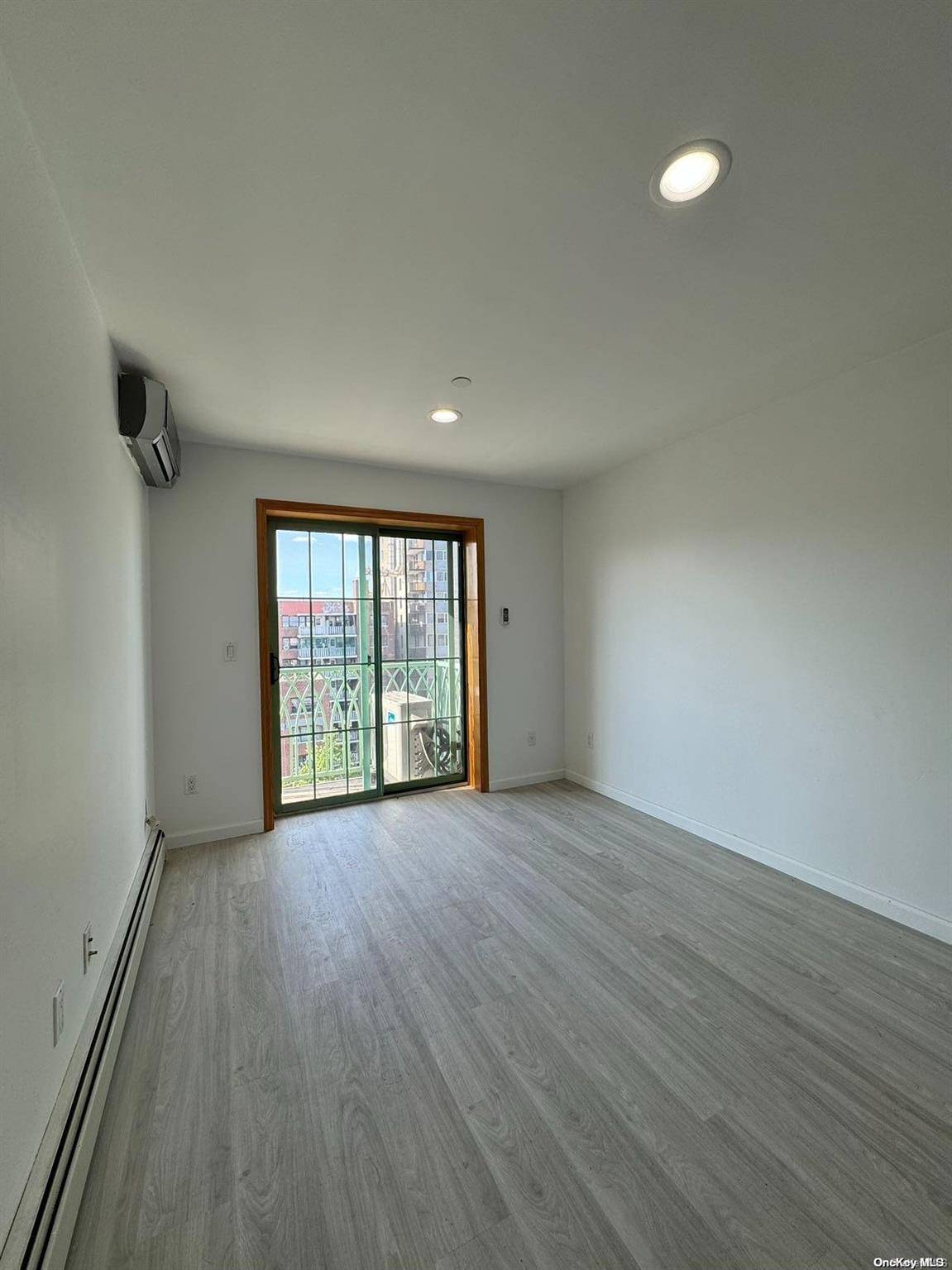 Flushing, NY 11355,134-43 Maple AVE #7B