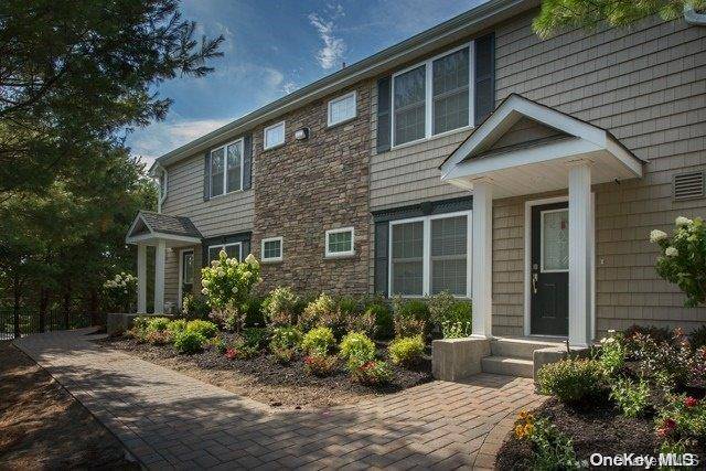 Farmingville, NY 11738,100 Vista View DR #708