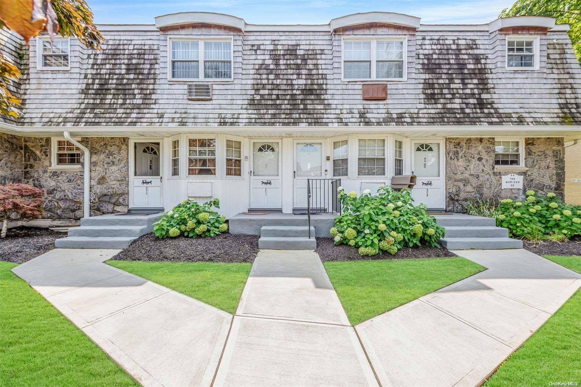 Oakdale, NY 11769,5211 Wilshire LN #5211