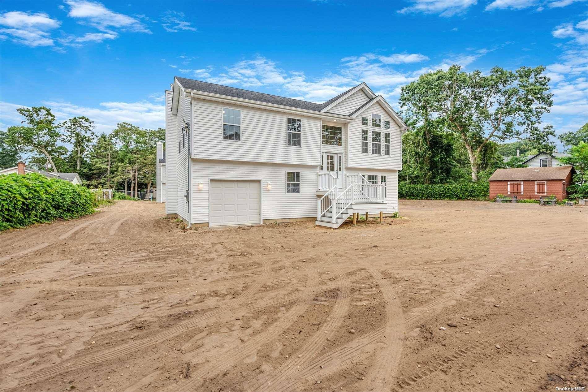 Mastic Beach, NY 11951,96 Daisy DR