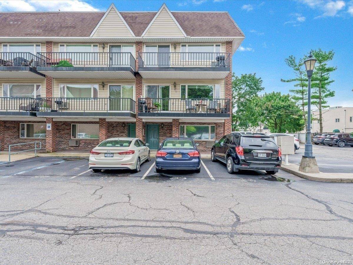 Lynbrook, NY 11563,108 Atlantic AVE #33