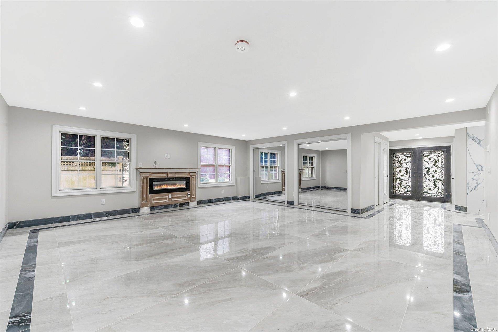 Searingtown, NY 11507,22 Solar LN