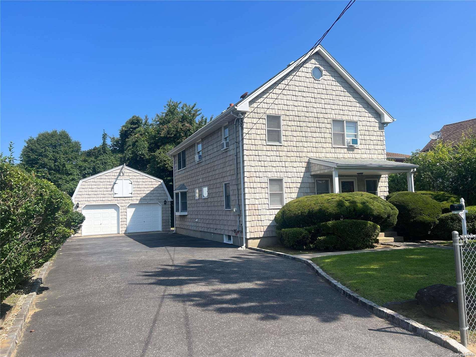 Oyster Bay, NY 11542,111 Elm AVE