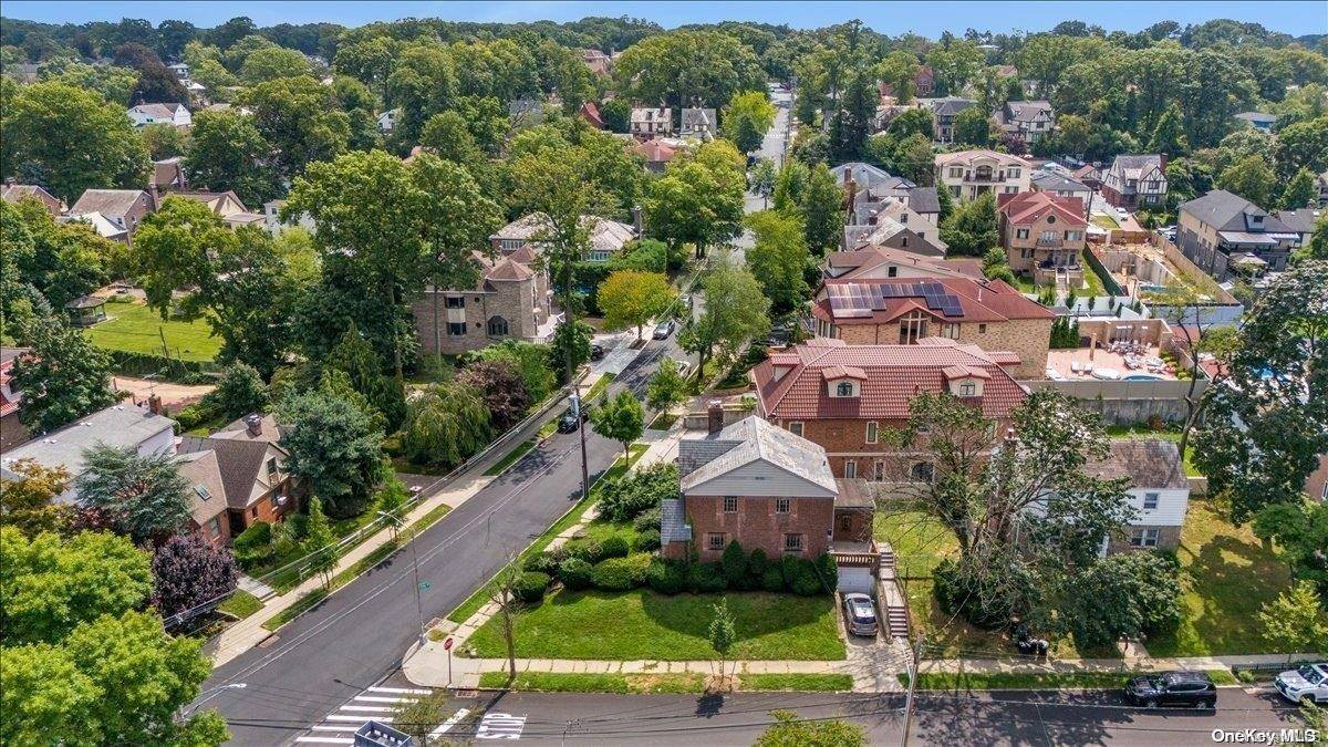 Jamaica Estates, NY 11432,182-30 Tudor RD