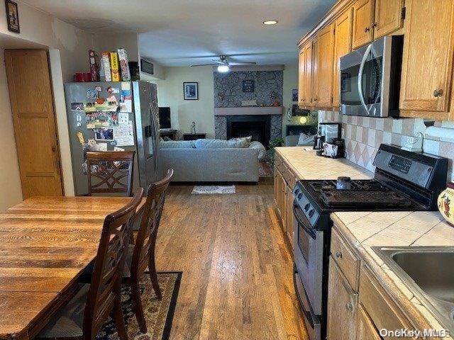 Selden, NY 11784,8 Durst DR