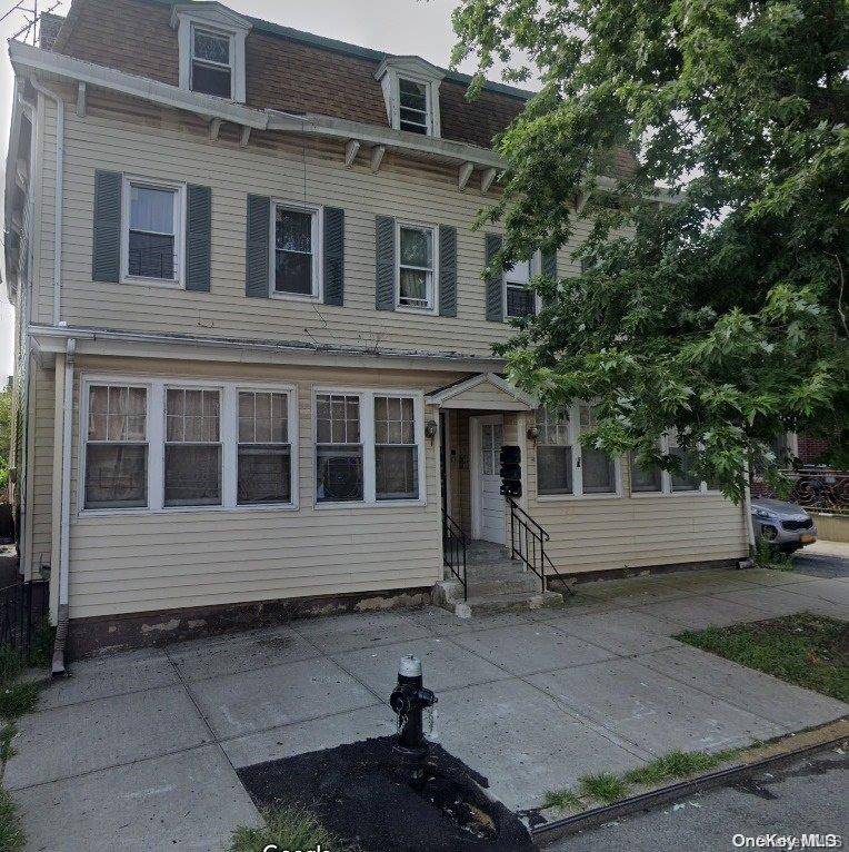 College Point, NY 11356,15-24 124th ST