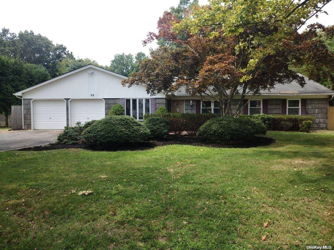 South Setauket, NY 11720,33 Long Meadow PL