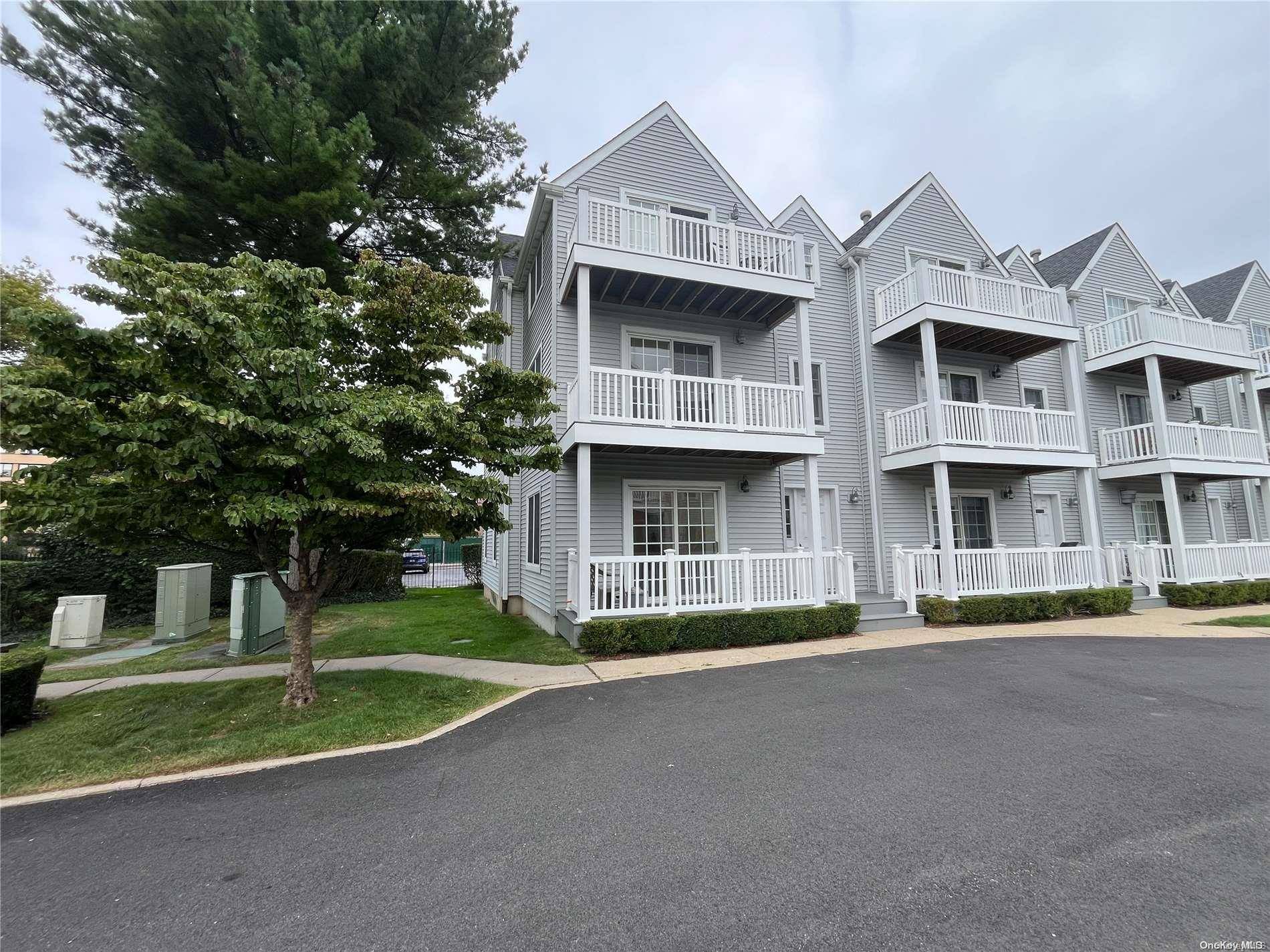 Whitestone, NY 11357,167-01 Powells Cove BLVD #17